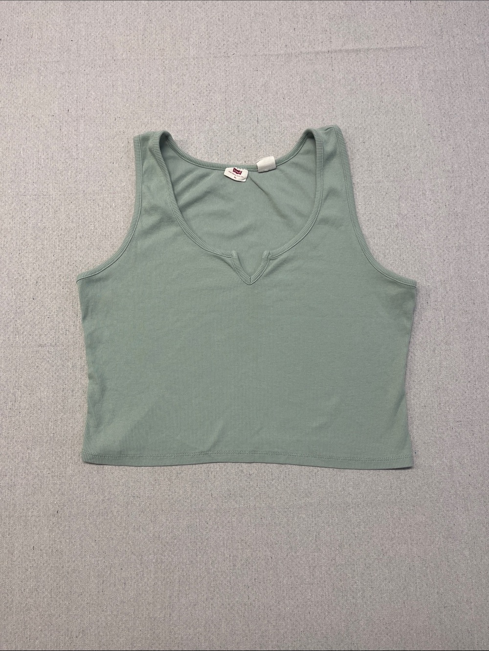 Levi’s Ribbed Cropped Tank Top XL Sage Green Notch Neck Stretch Casual